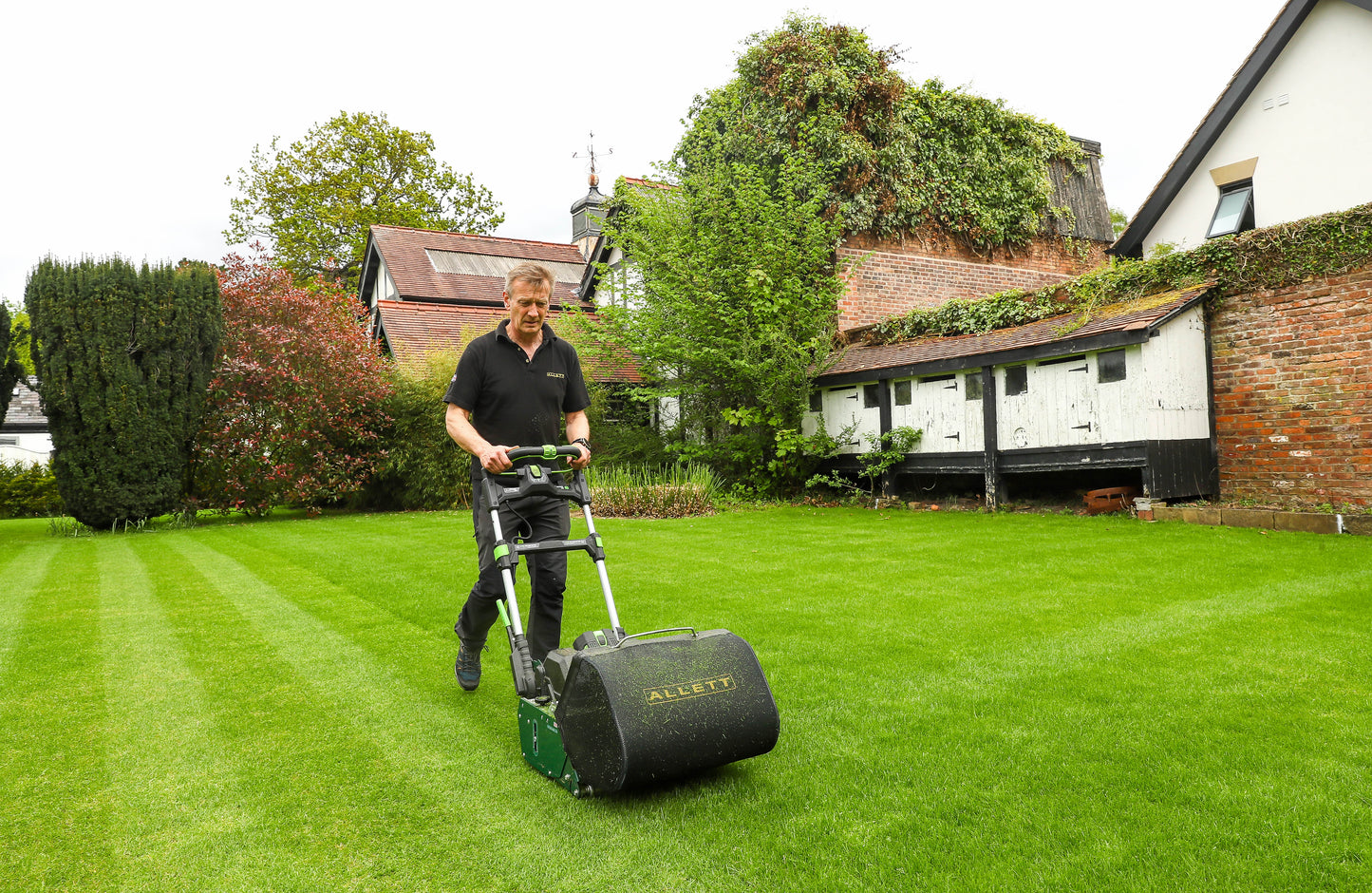 Allett Stirling 43 (17'') Battery Cylinder Mower