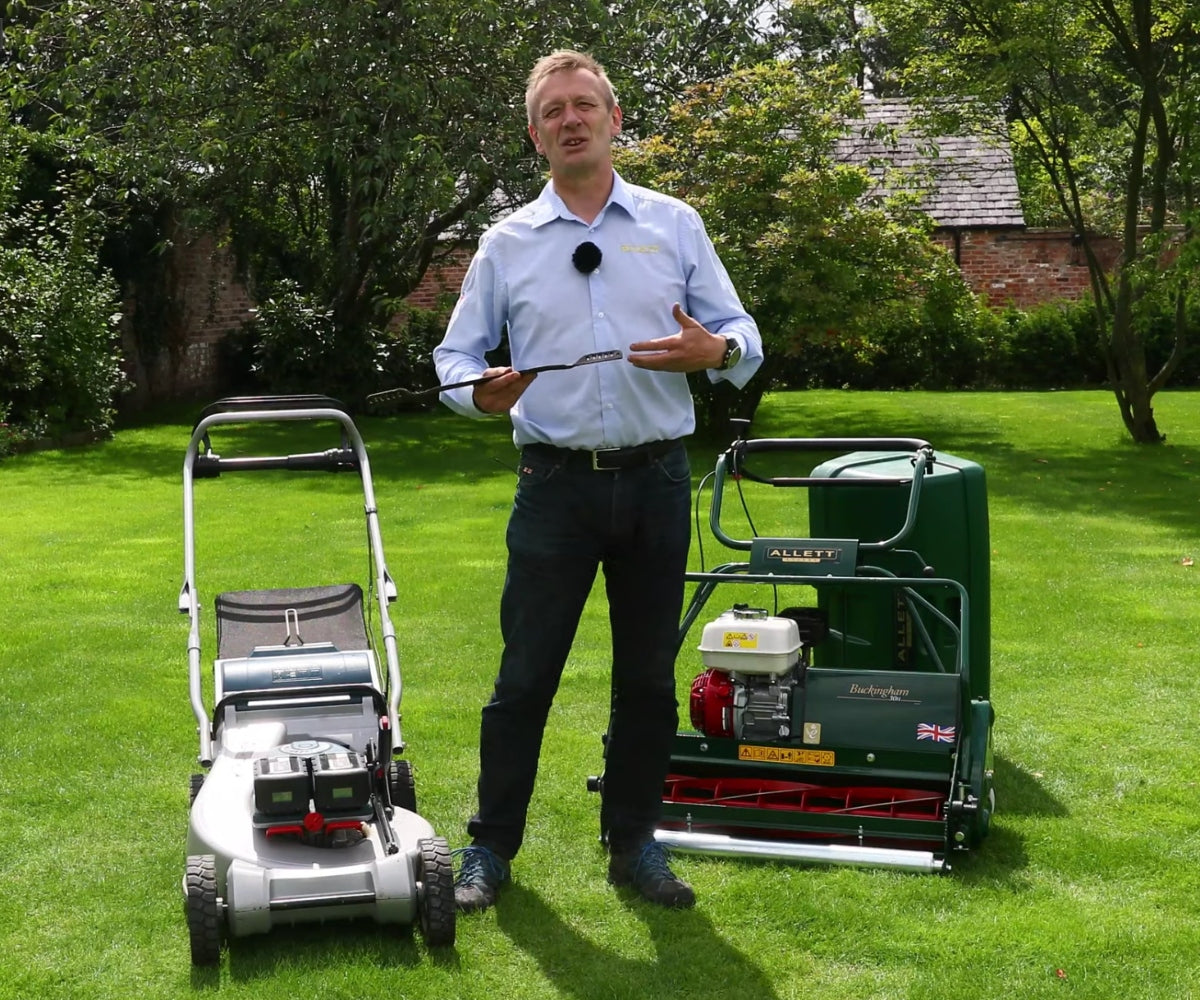 Load video: CYLINDER (Reel) V ROTARY Lawnmowers - Which mower is right for you?